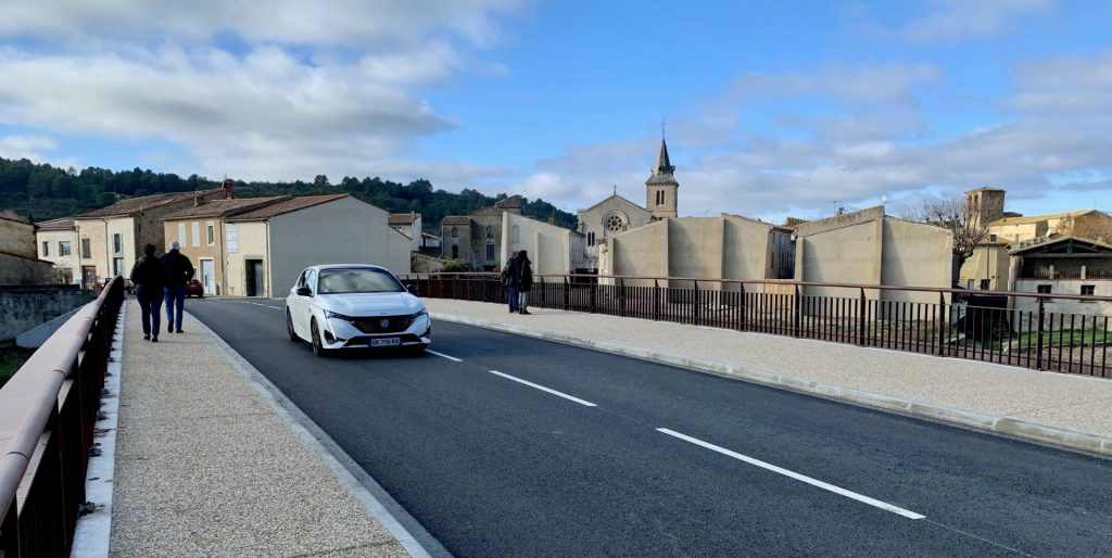 Le pont Villegailhenc voiture