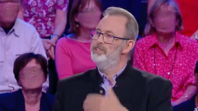 François Vérove tueur en série joue les gentils candidats chez Nagui © France 2